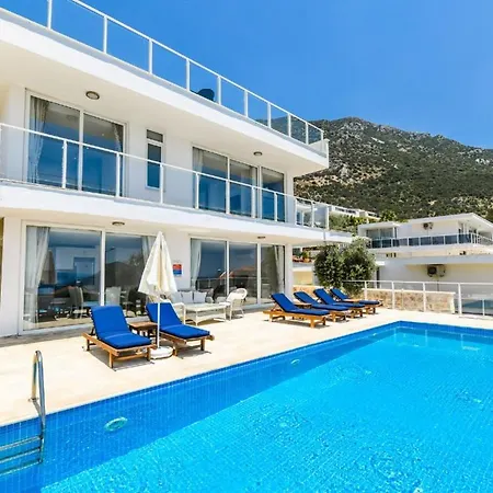 The Ultimate With Stunning Views, 1050