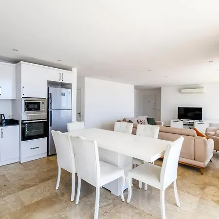 Villa The Ultimate With Stunning Views, 1050 *