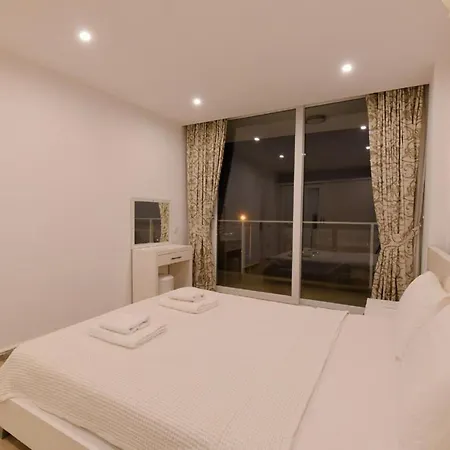 The Ultimate With Stunning Views, 1050 Villa