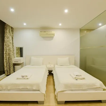 The Ultimate With Stunning Views, 1050 *