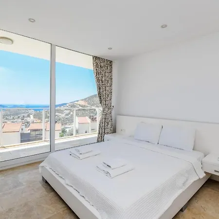 The Ultimate With Stunning Views, 1050
